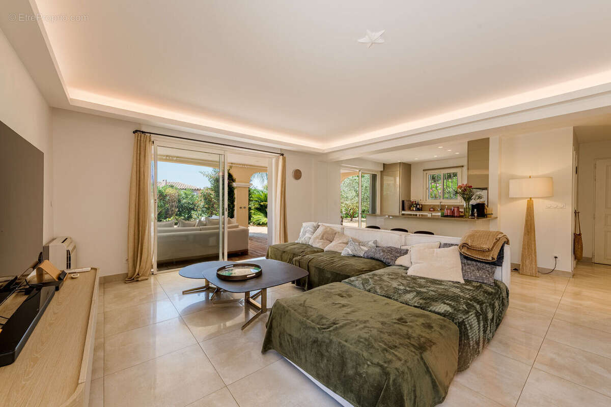 Villa rénovée 4 chambres  boulouris proche plages et commerces - photo 16