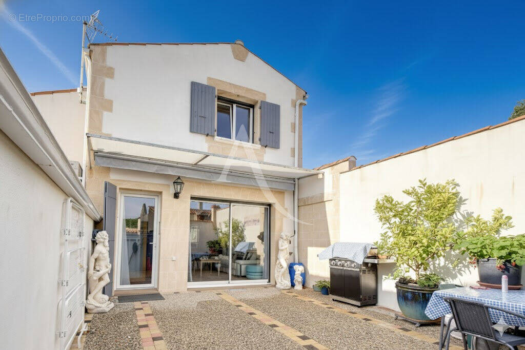 Maison à SALLES-SUR-MER