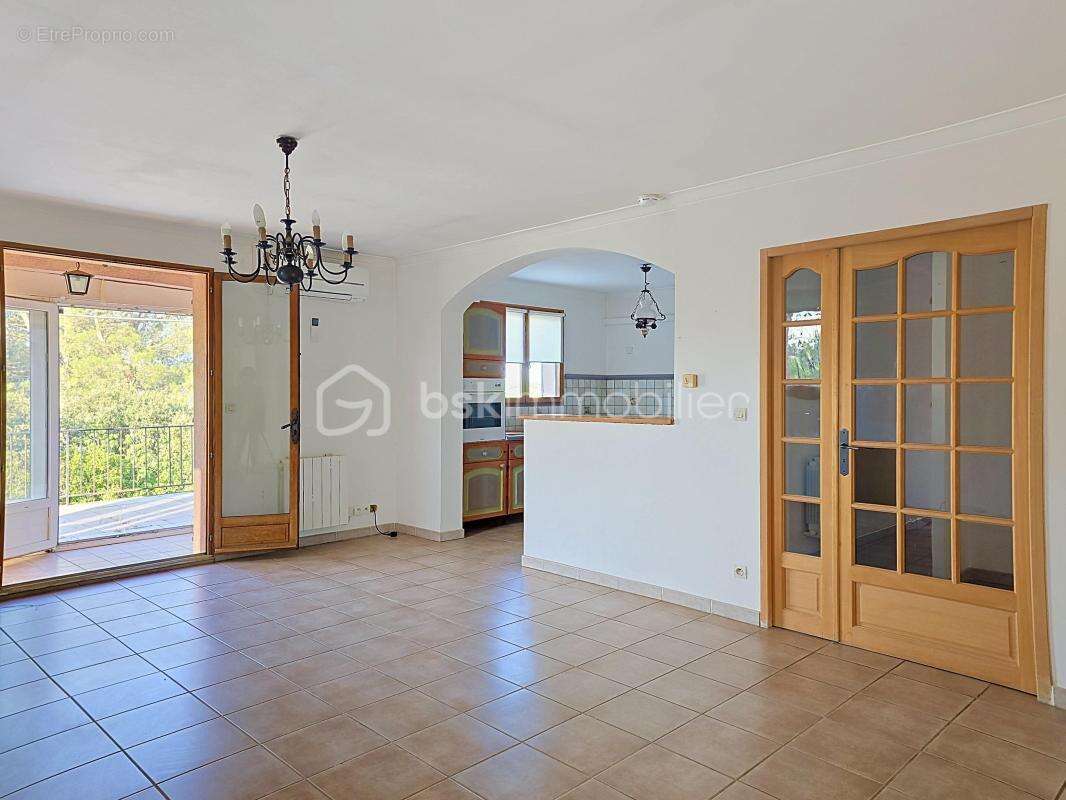 Vers-Pont-du-Gard – Maison de plain-pied 4 pièces – 94 m² – Vue panoramique exceptionnelle sur les collines de Collias - photo 7