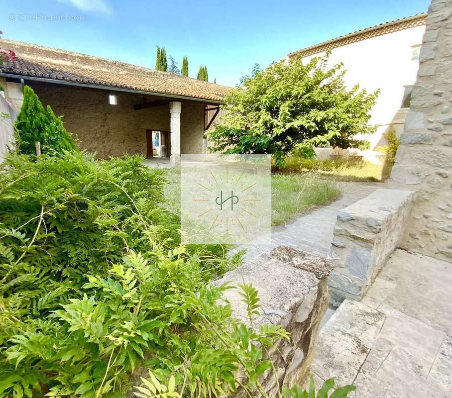 Maison à MONTELIMAR