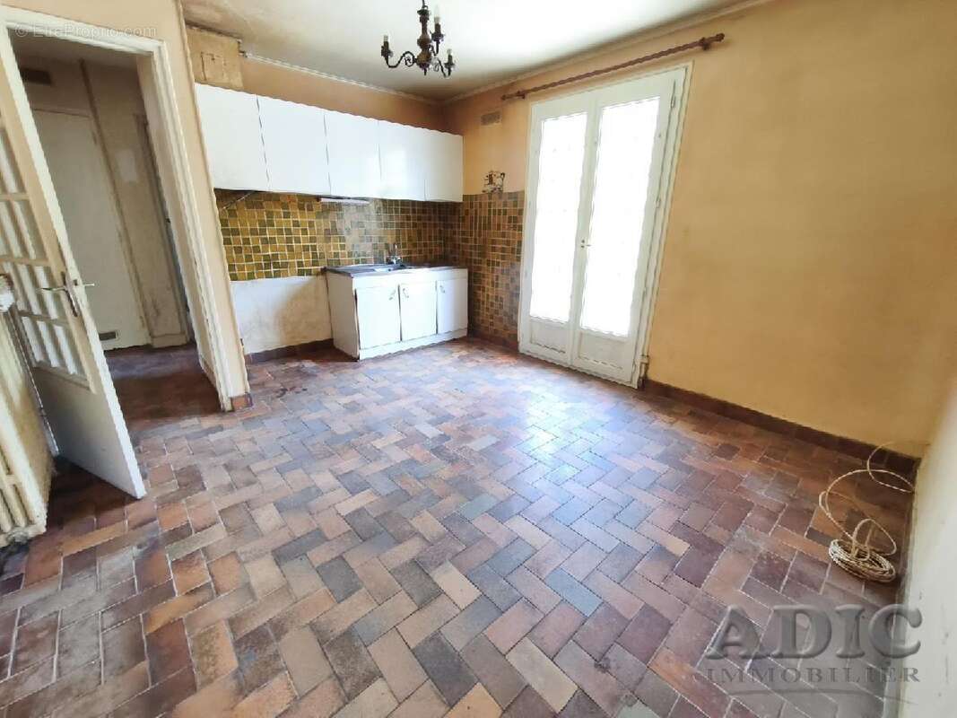 Maison à NANTOUILLET