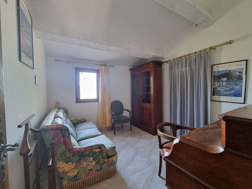 Maison à FOX-AMPHOUX