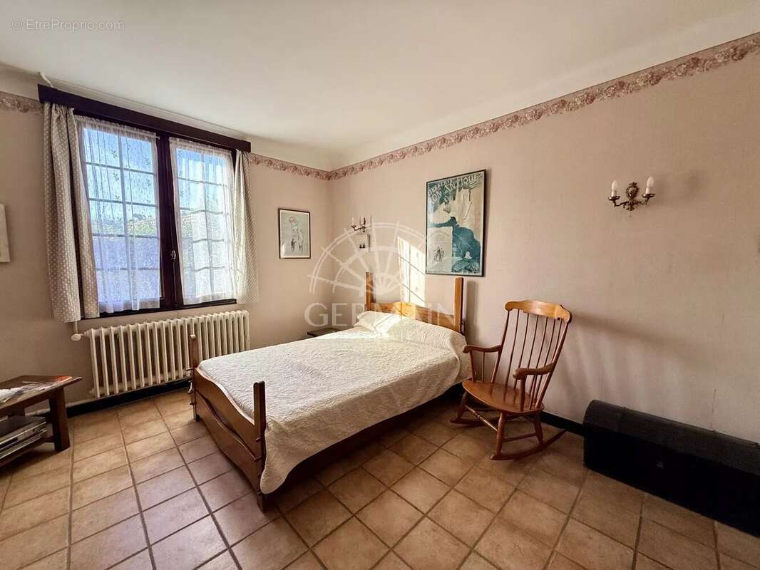 Maison à L'ISLE-SUR-LA-SORGUE