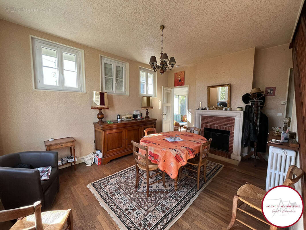 Maison à SAINT-AMAND-MONTROND