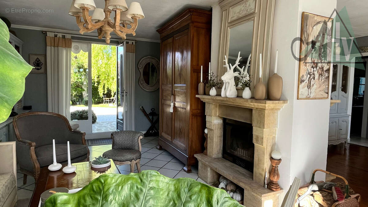 Maison ancienne rénovée - 4 chambres - Terrain 2000 m2 - photo 7