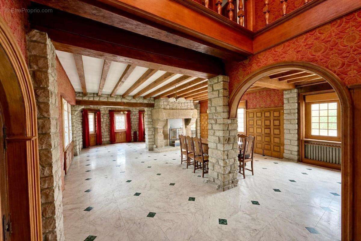 Maison à SAINT-BRICE-EN-COGLES