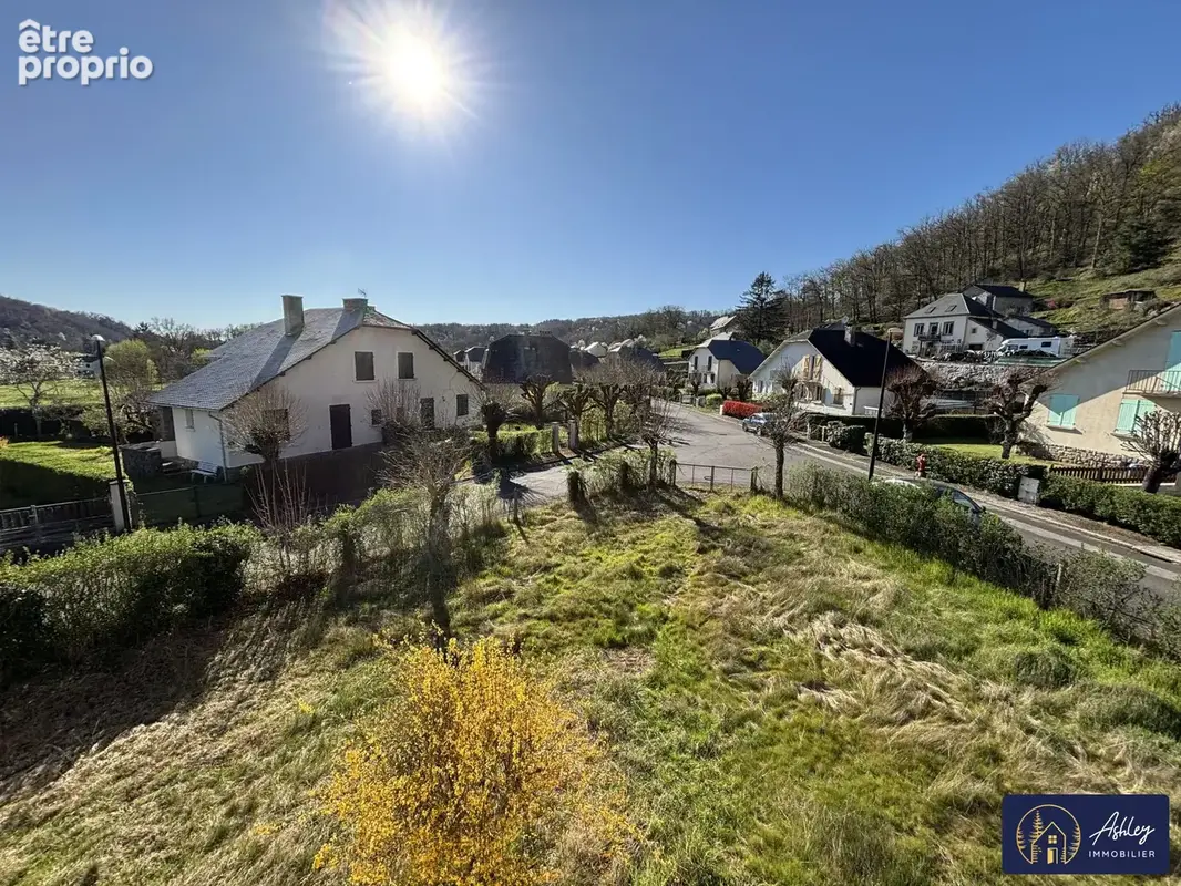 Maison 4 pièces CHAMPS-SUR-TARENTAINE (Cantal)