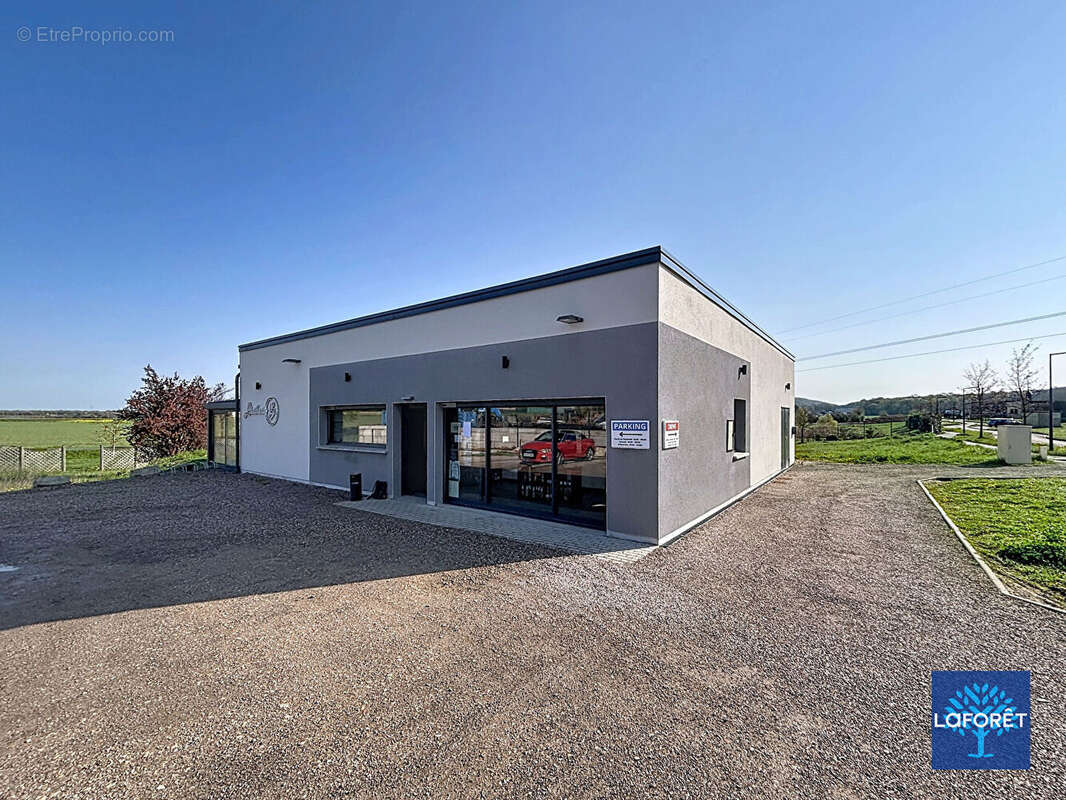 Commerce à SAIZERAIS