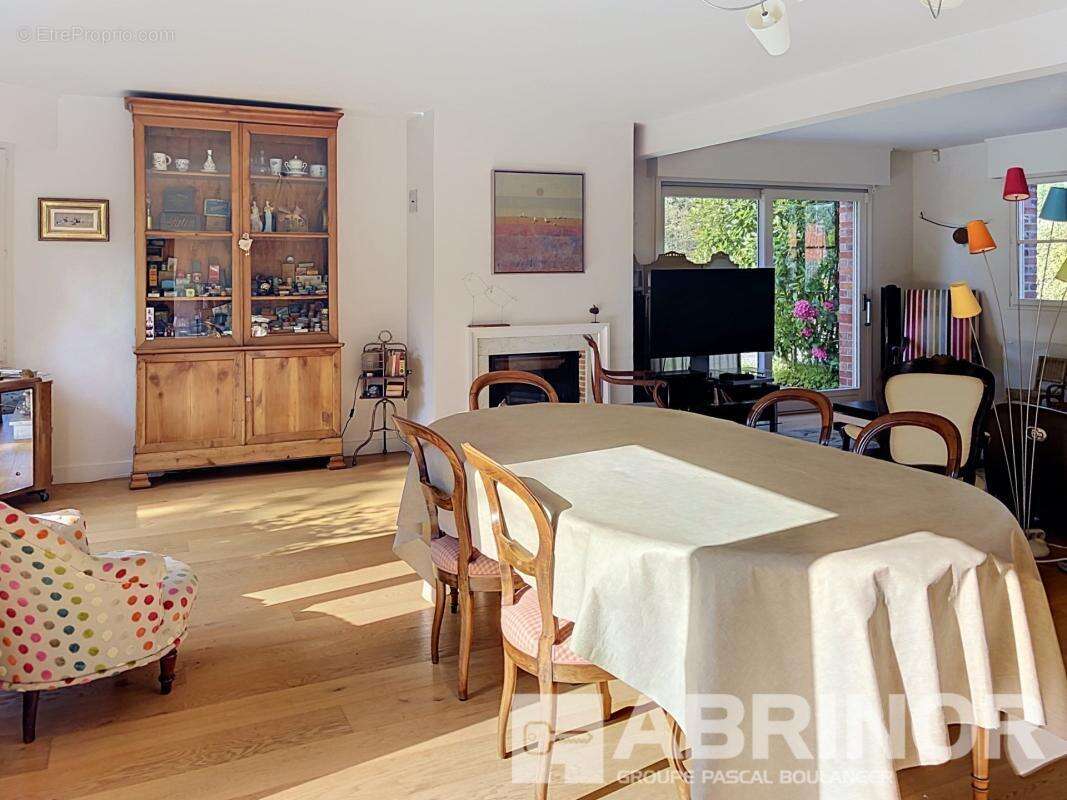 Maison d'architecte individuelle de semi plain-pied de 187 m² habitables - 6 chambres dont une suite parentale - photo 6