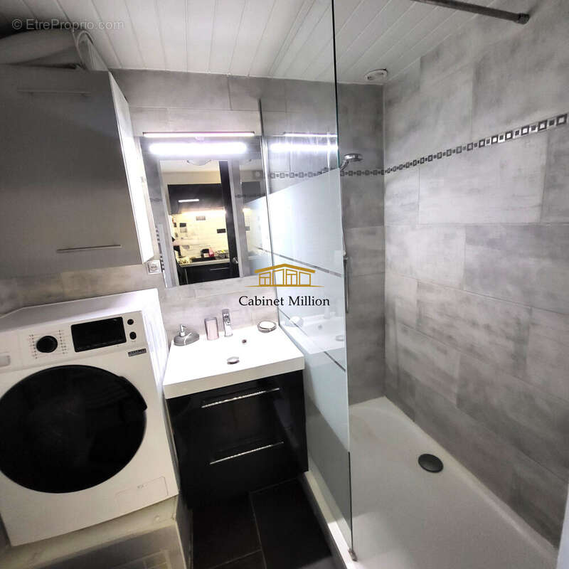 Maison à VIC-LA-GARDIOLE