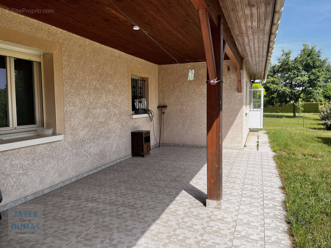 Maison à OUROUX-SUR-SAONE