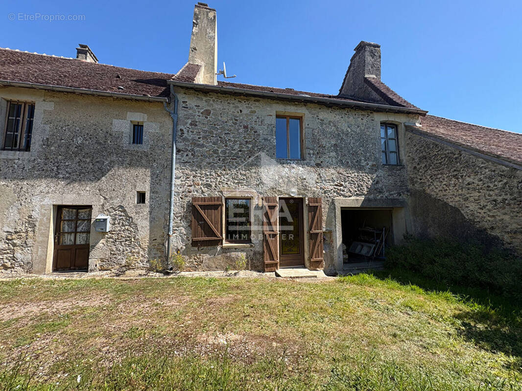 Maison à AILLIERES-BEAUVOIR