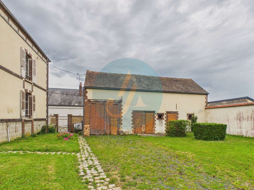 Maison à COURTENAY