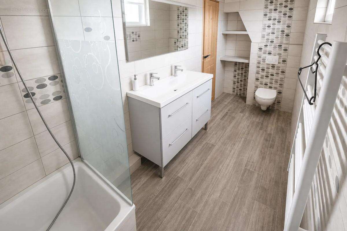 Maison rénovée de 188 m² à Seloncourt, 4 ch - photo 5