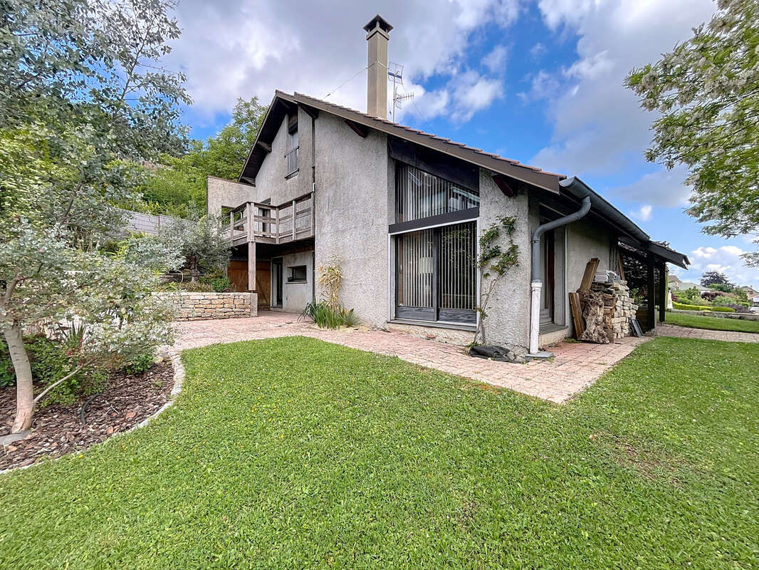 Maison à CORCELLES-LES-MONTS