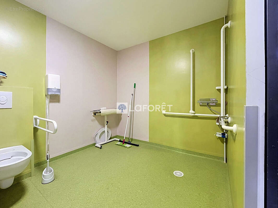 Immeuble 7 logements local commercial parking jardin Parthenay - photo 17