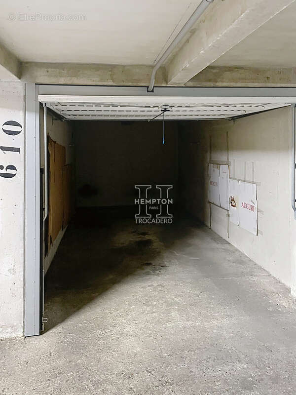 Paris xvi   box fermé a vendre- parking - dans résidence sécurisée - trocadéro - photo 3
