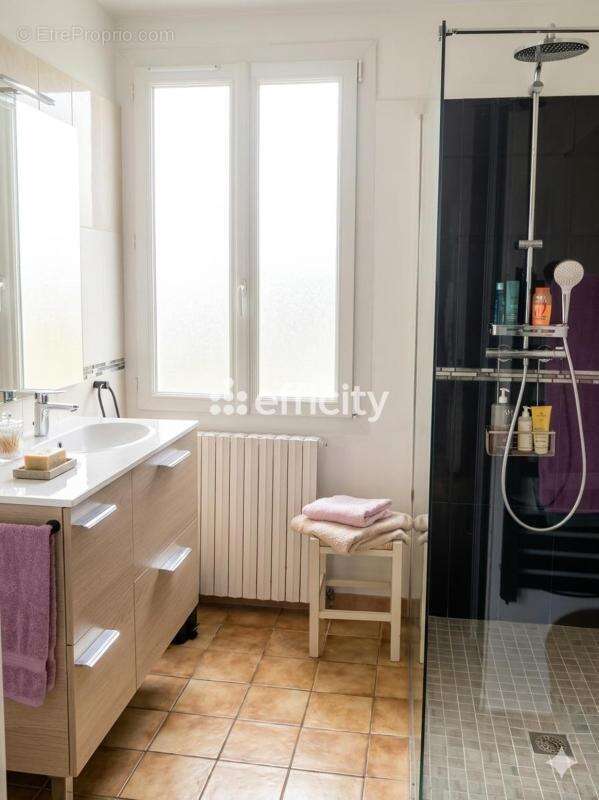 Maison 121 m² à Miramas  - photo 16