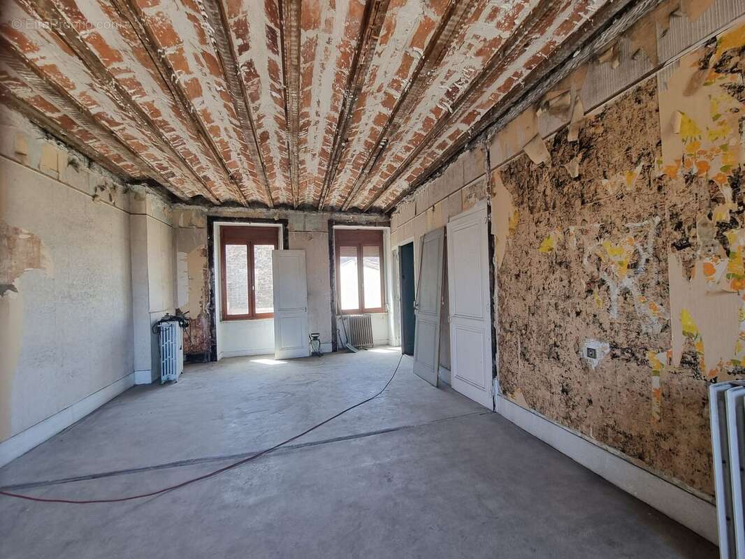2E ETAGE SEPACIEUX 37 M²