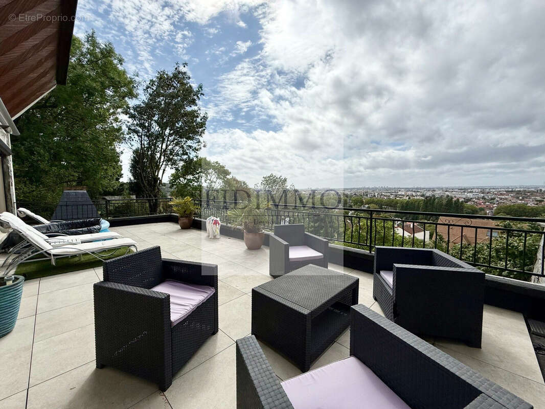 Maison à CHENNEVIERES-SUR-MARNE