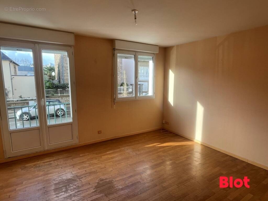 Appartement à FOUGERES