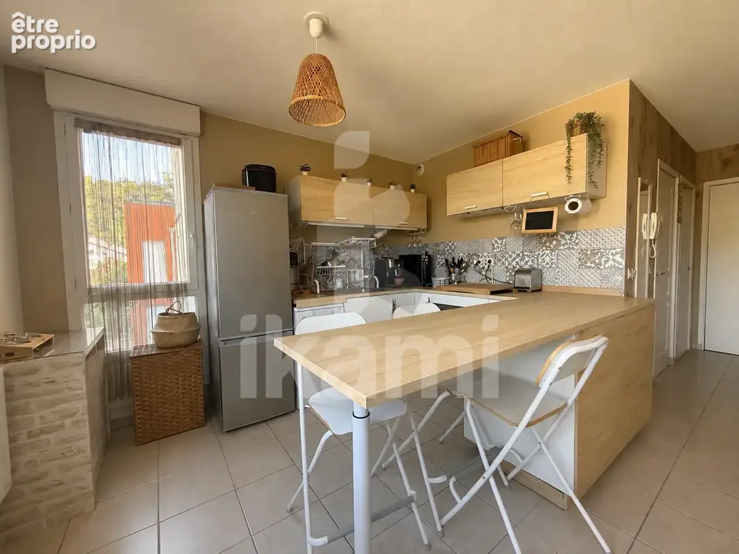 Vienne   T2 lumineux et parfaitement entretenu en résidence sécurisée - photo 2