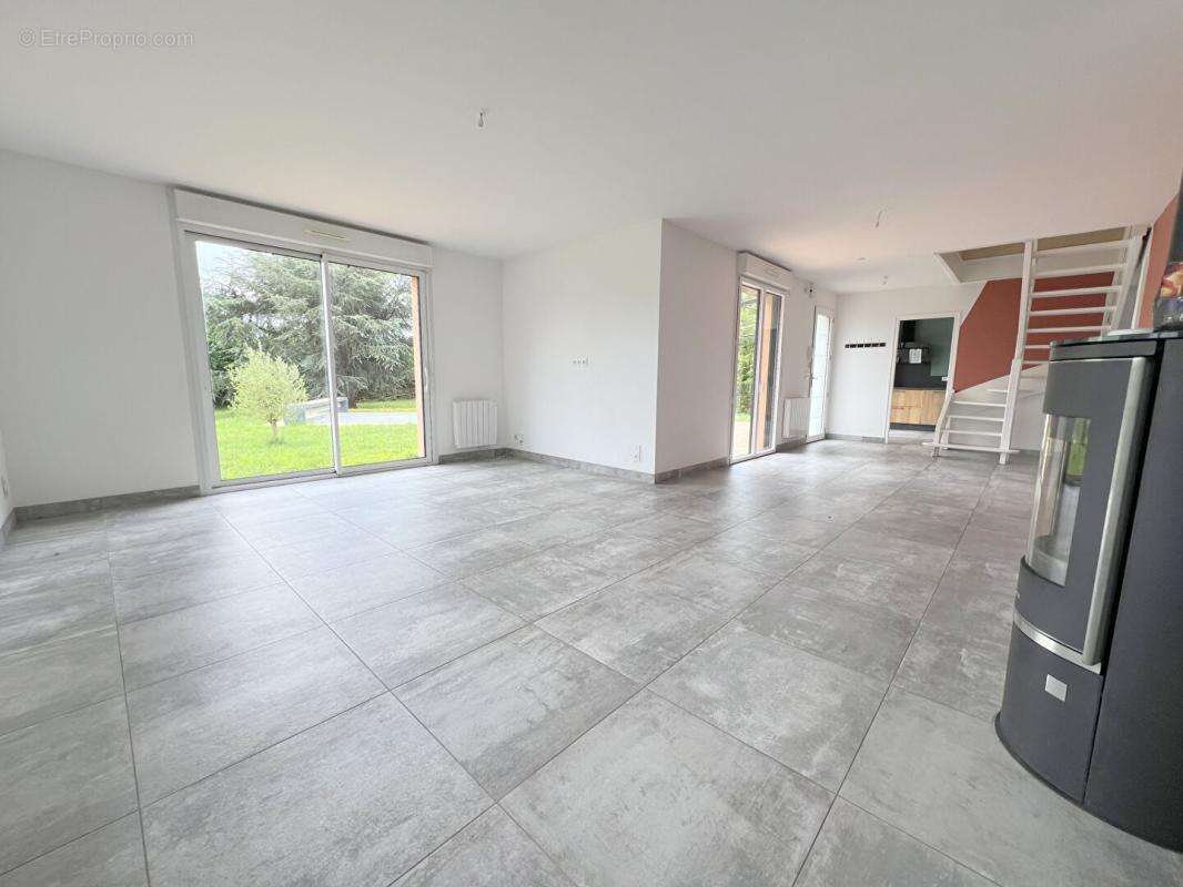 Maison à SAVIGNE-L'EVEQUE