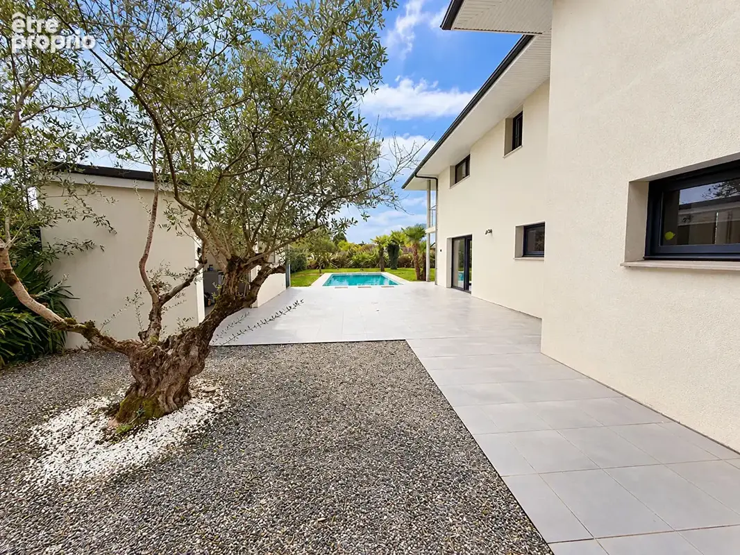 Villa contemporaine d'exception de 240 m² avec piscine chauffée - photo 4