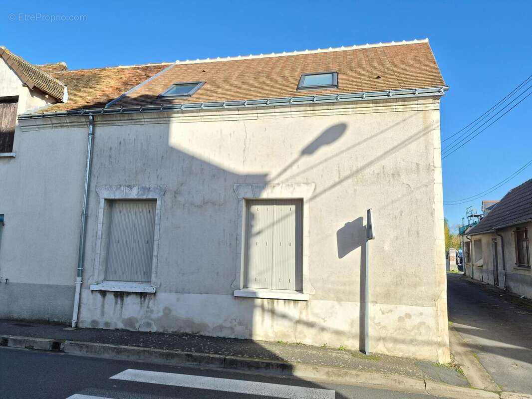 Maison 90 m² à Descartes  - photo 7