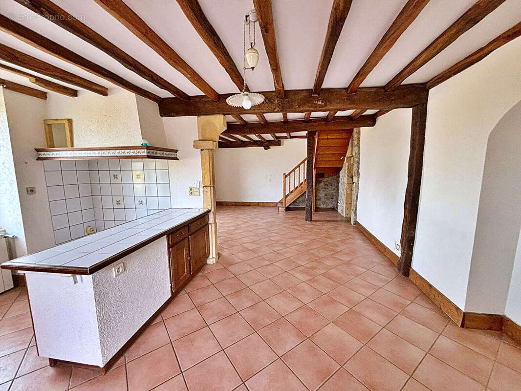 Maison à OUCHES