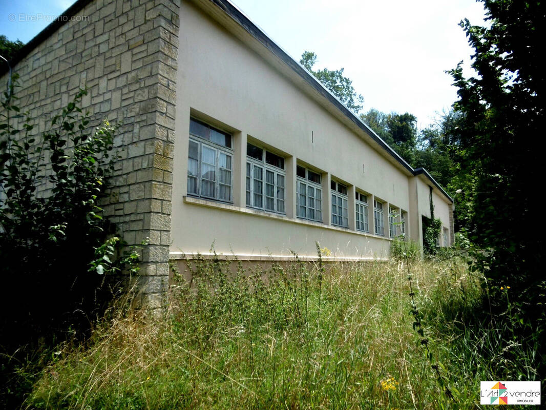 Commerce à LONGUEIL-ANNEL