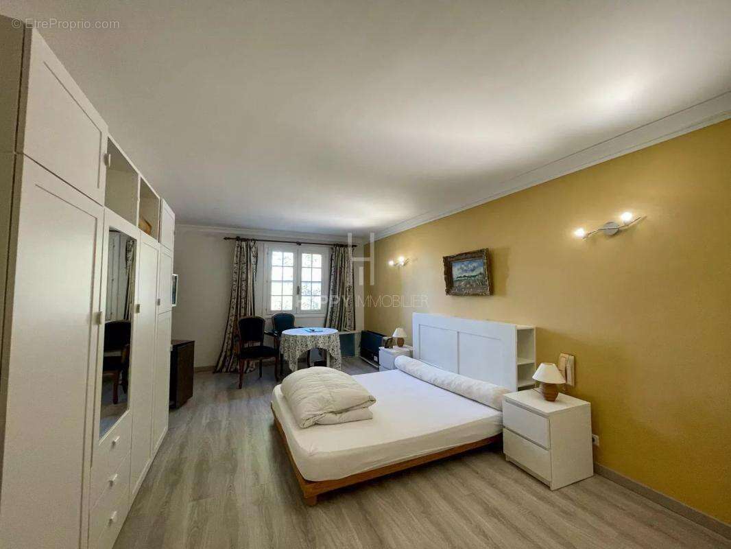 Maison à FONTVIEILLE