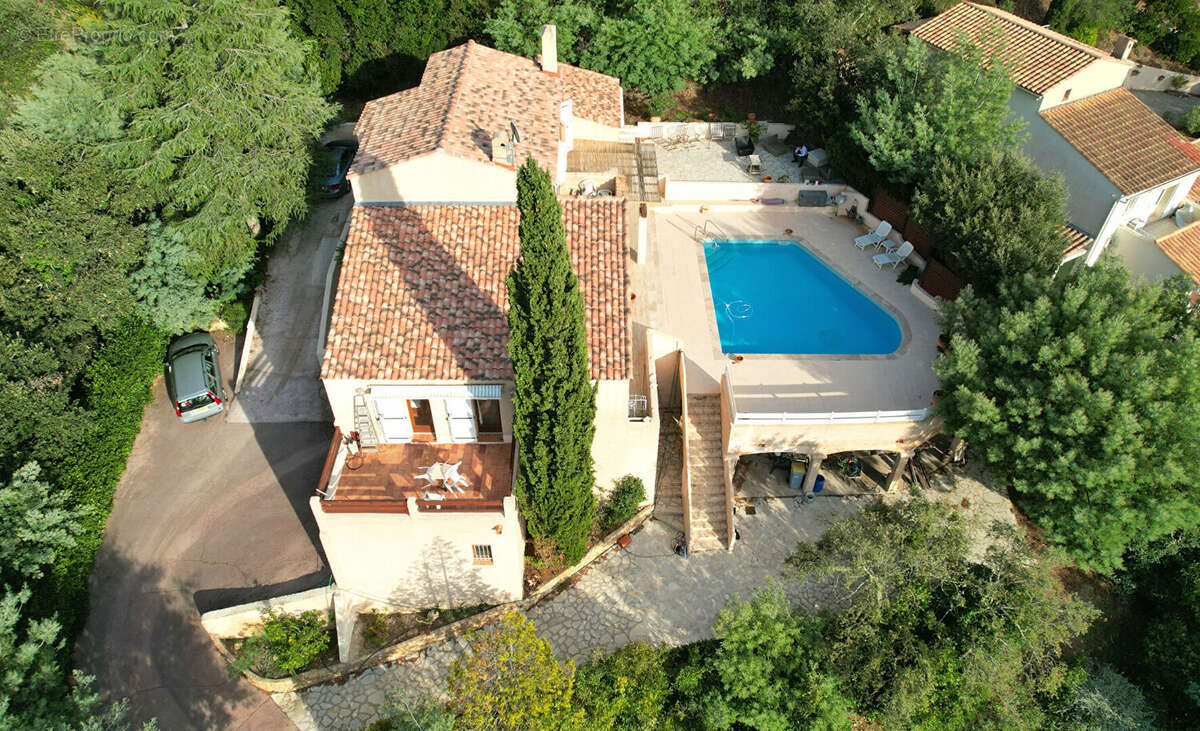 Maison à LES ISSAMBRES