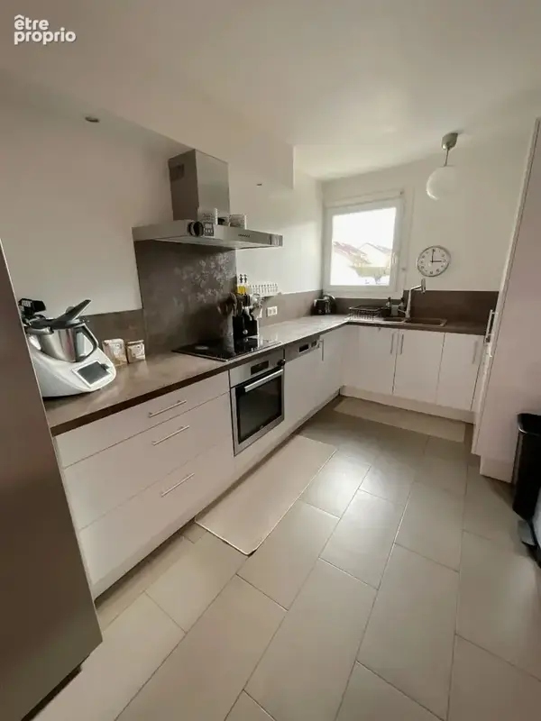 Maison Voisins Le Bretonneux 5 pièce(s) 102 m2 - photo 2