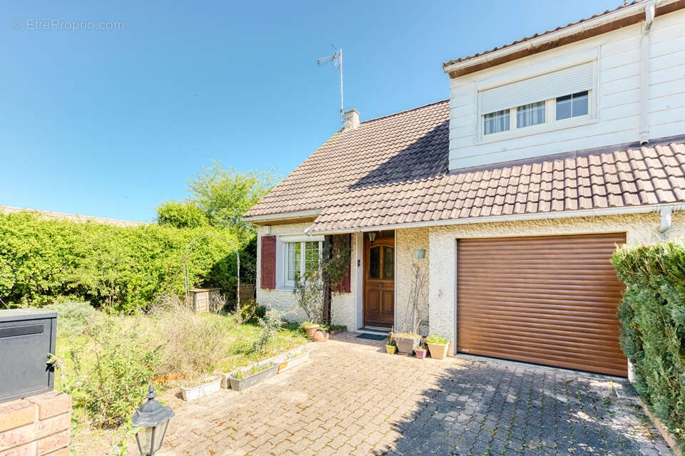 Maison à OZOIR-LA-FERRIERE