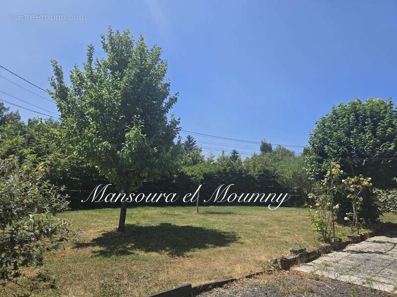 Maison à AZAY-SUR-CHER