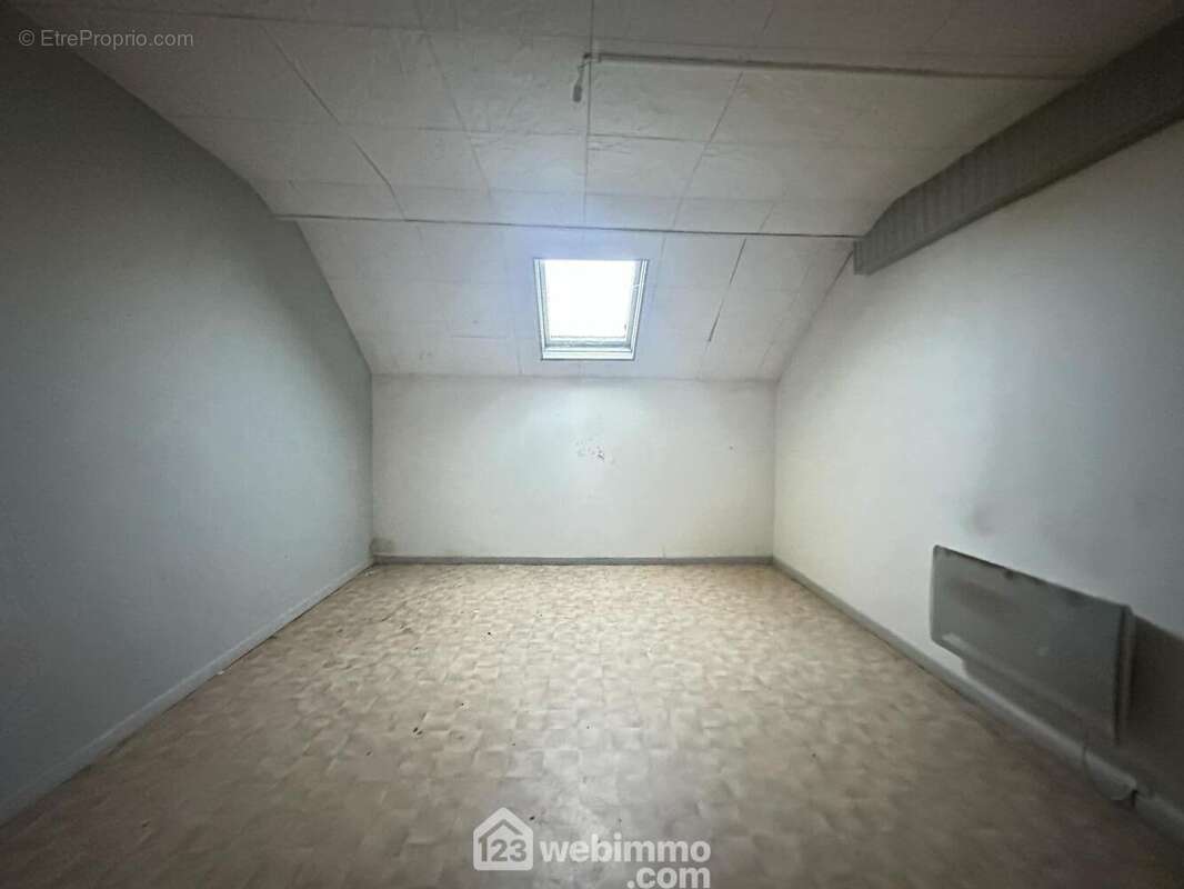 La deuxième chambre de 17 m²