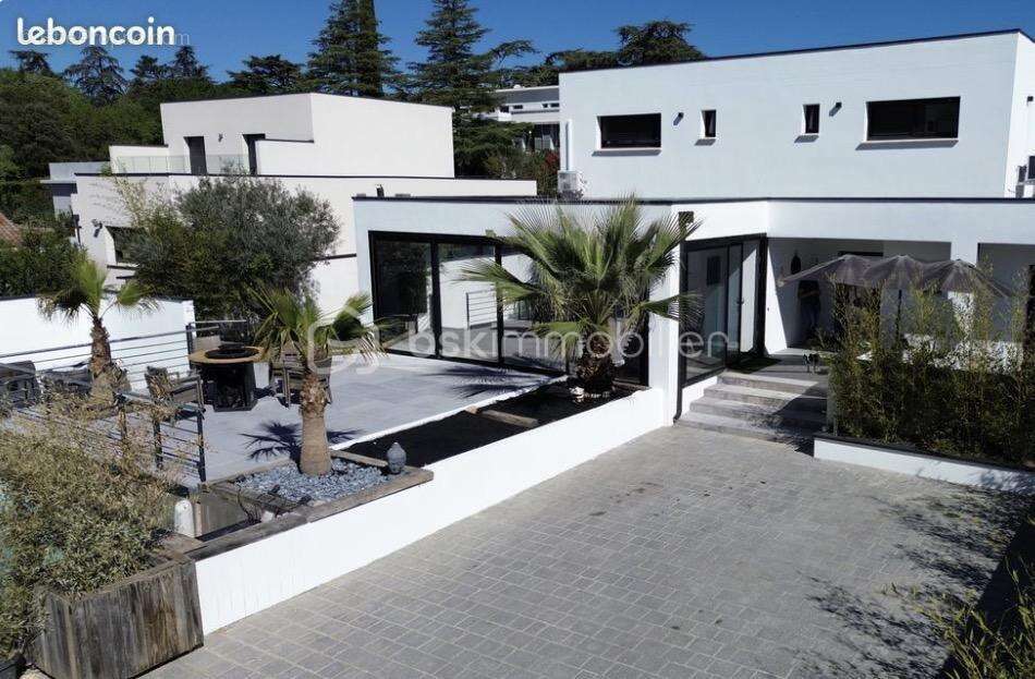 Maison à MONTELIMAR