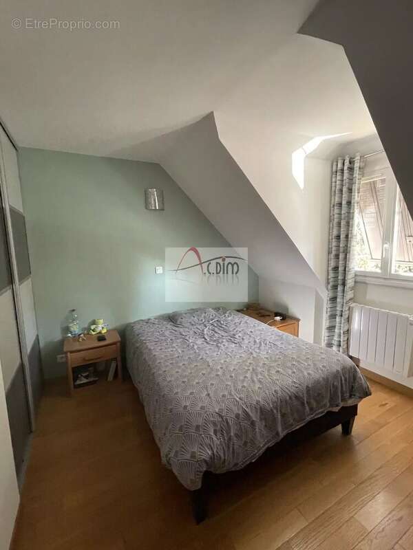 Maison à VAUX-LE-PENIL