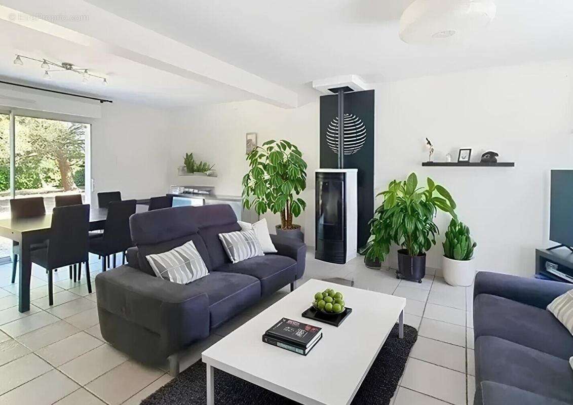 Maison à CHARENTILLY