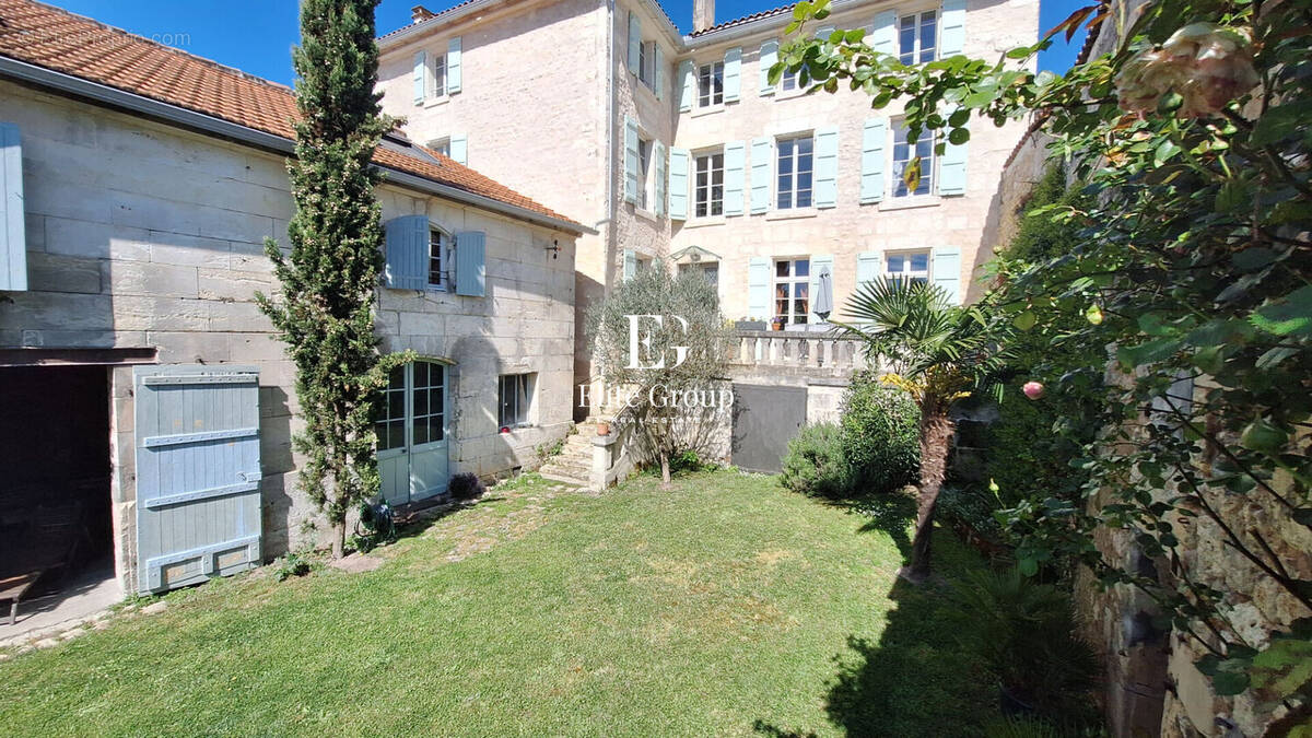 Maison à CHATEAUNEUF-SUR-CHARENTE
