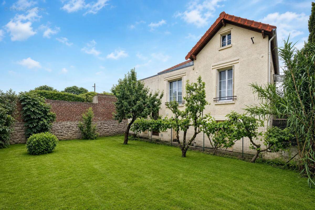 Maison à LOUVRES