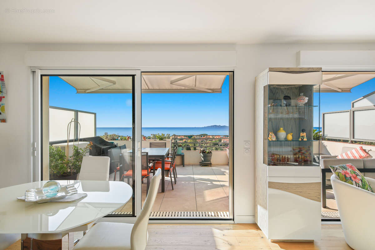 Appartement à LA LONDE-LES-MAURES