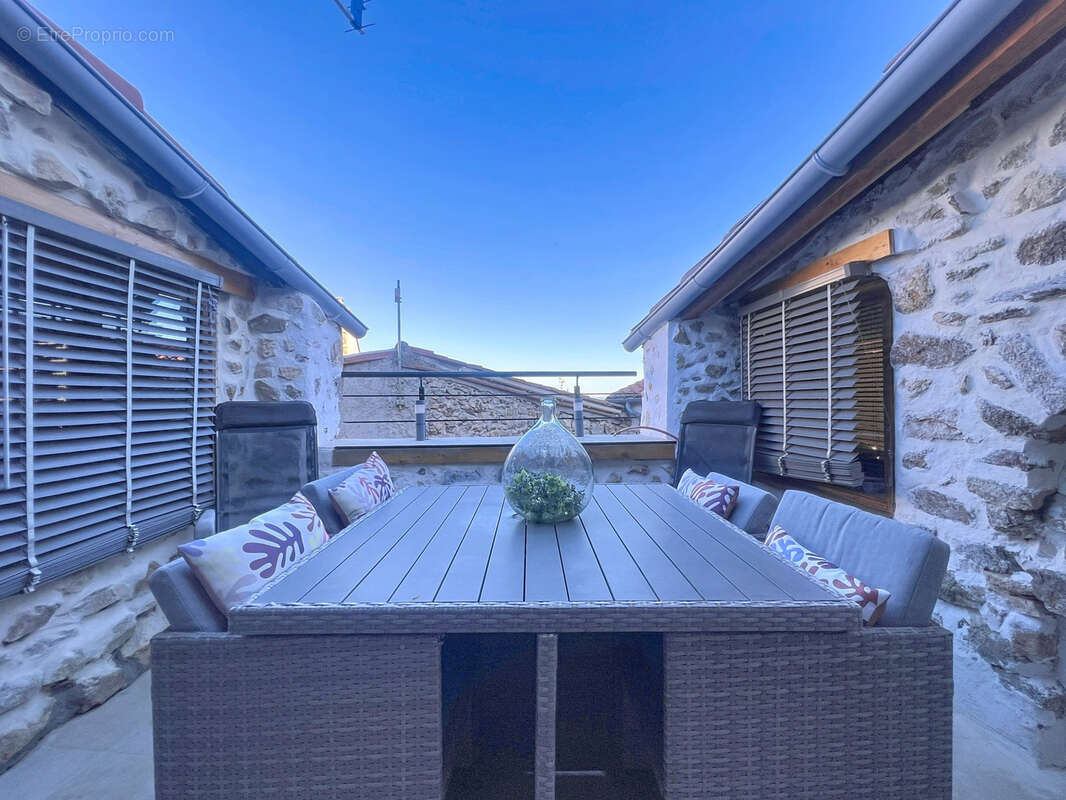 Coup de cœur à Tarerach : maison rénovée alliant pierre et modernité - photo 8