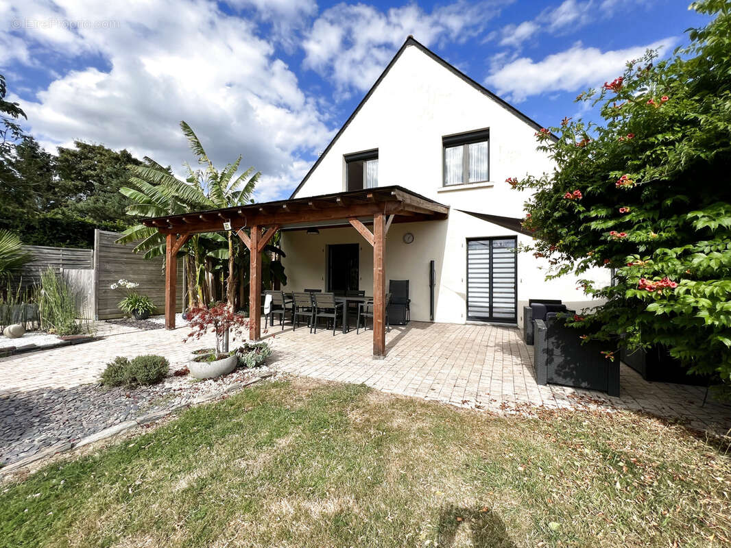 Maison 6 pièces de 165 m2 - photo 2