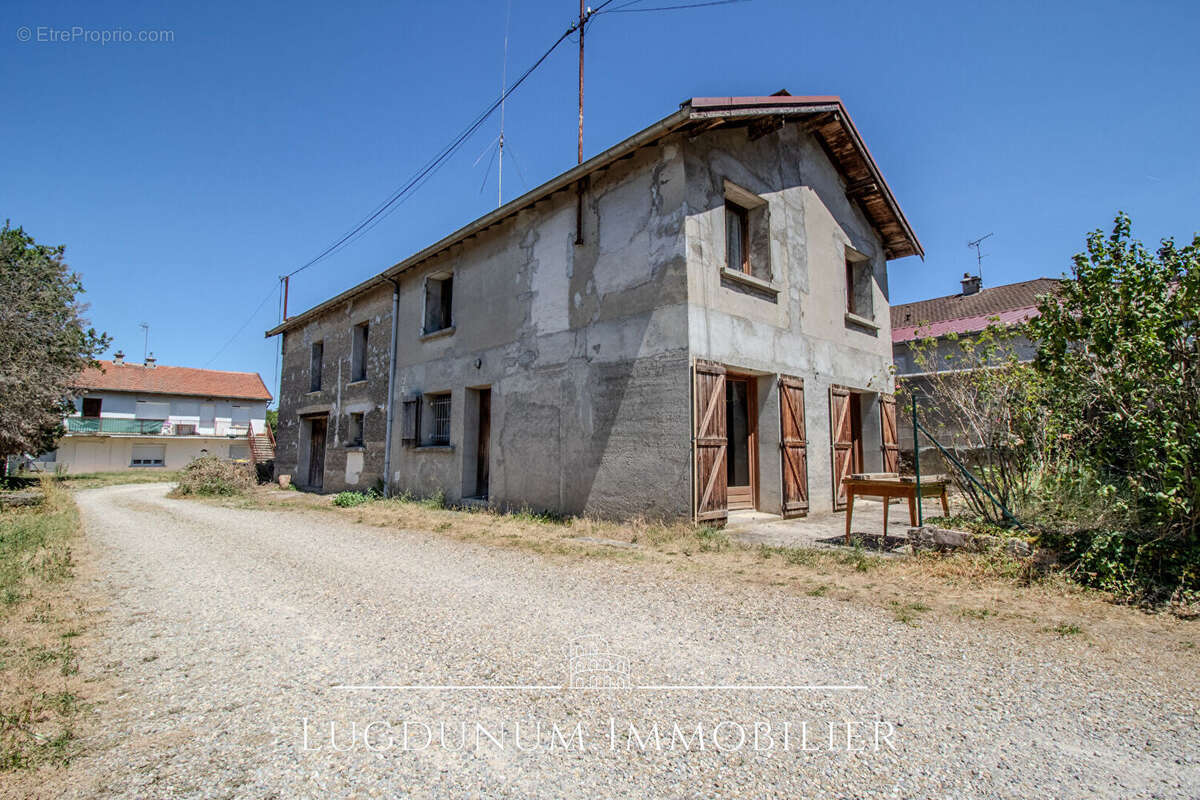 Maison Pont De Cheruy 6 pièce(s) 104 m2 + Jardin + Dépendance - photo 16