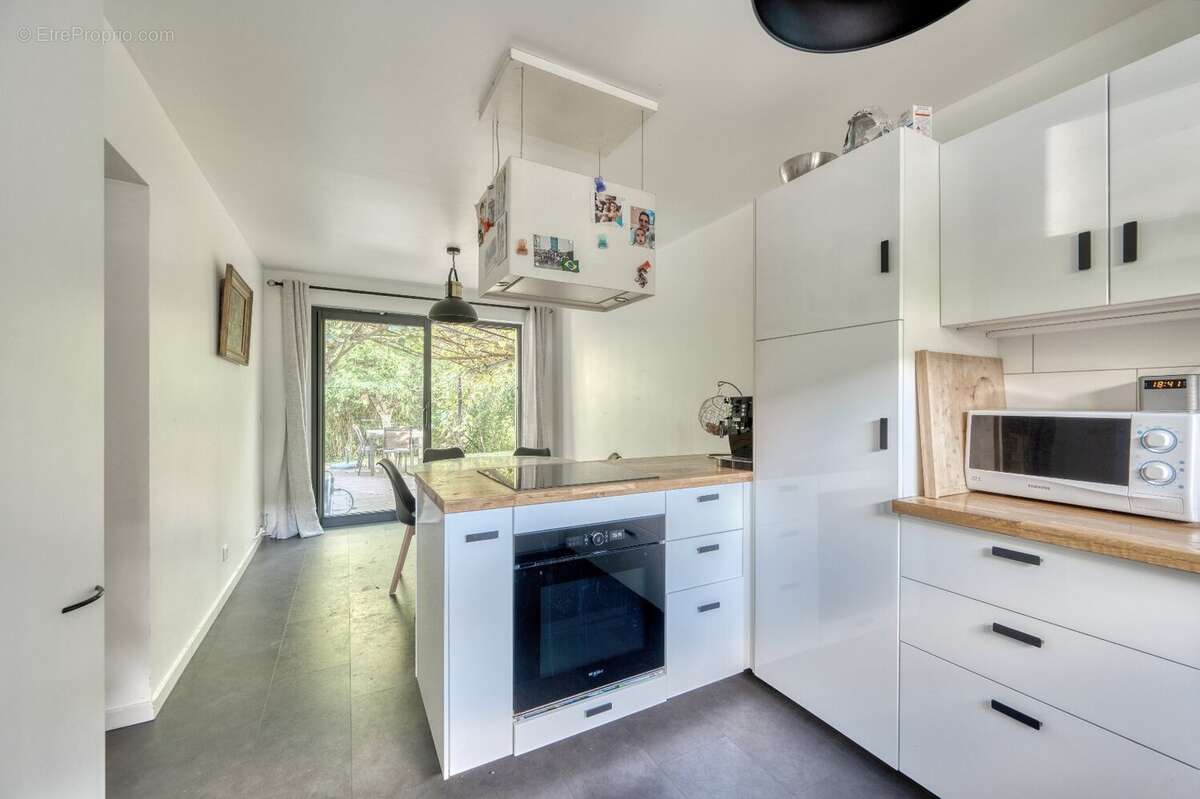 Maison à LE MESNIL-LE-ROI