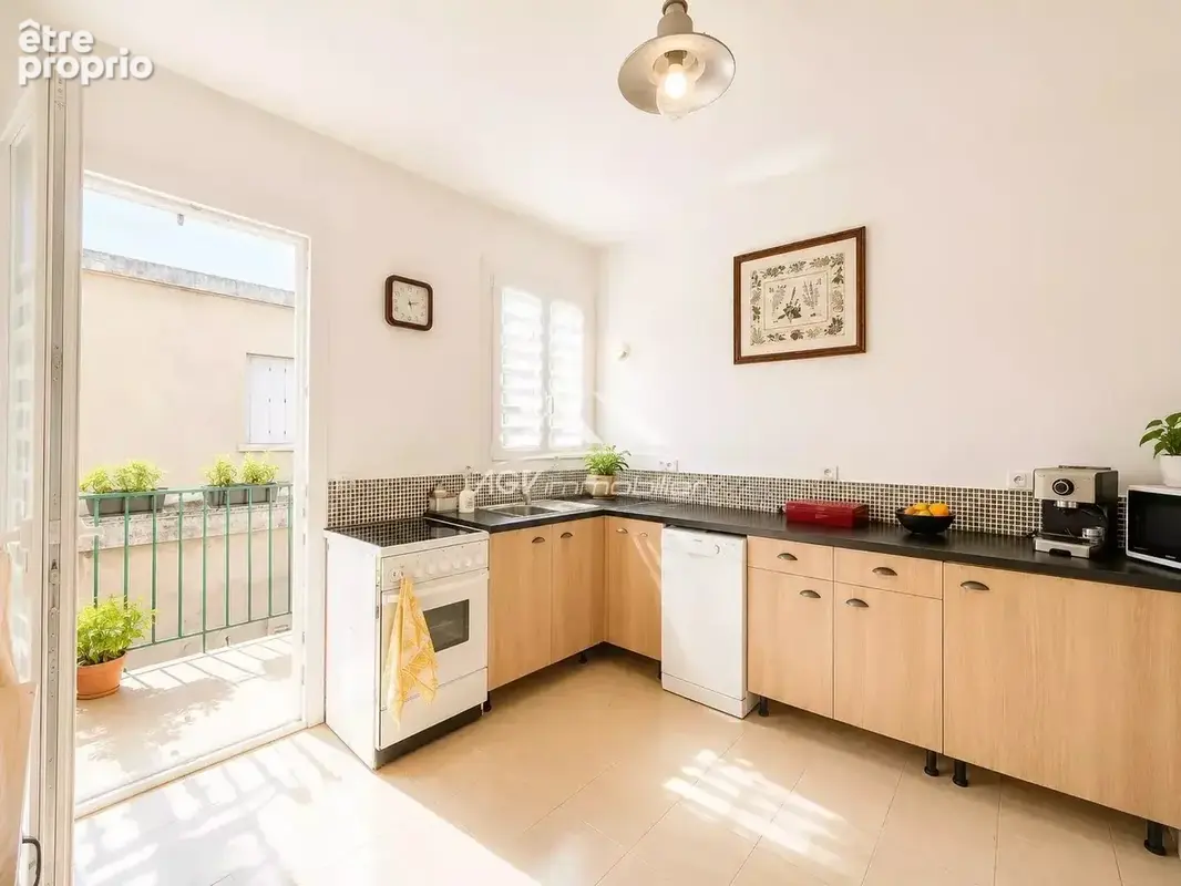 Centre ville Alès - Appartement T5 avec balcon - photo 2