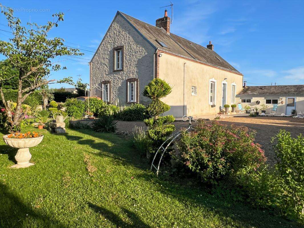 Maison à PERONVILLE