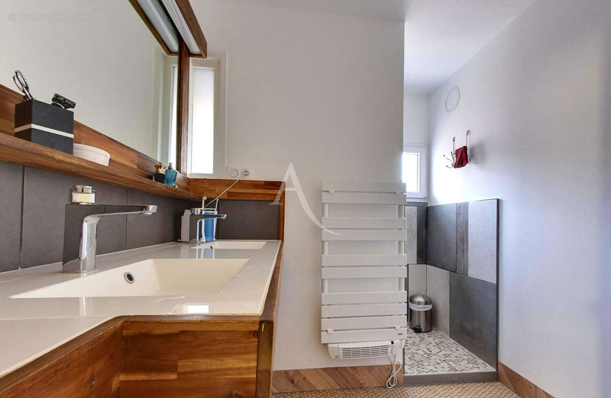 Maison à SALLES-SUR-MER